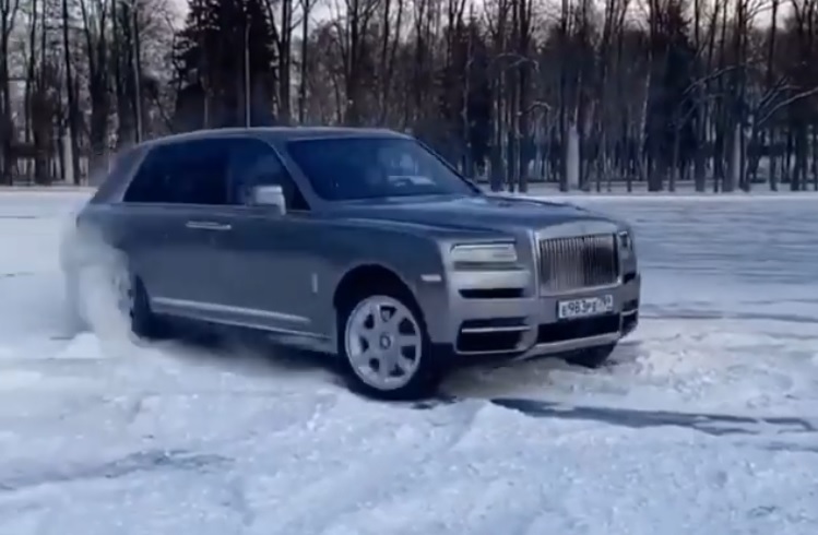 rolls-royce-cullinan-drift-video