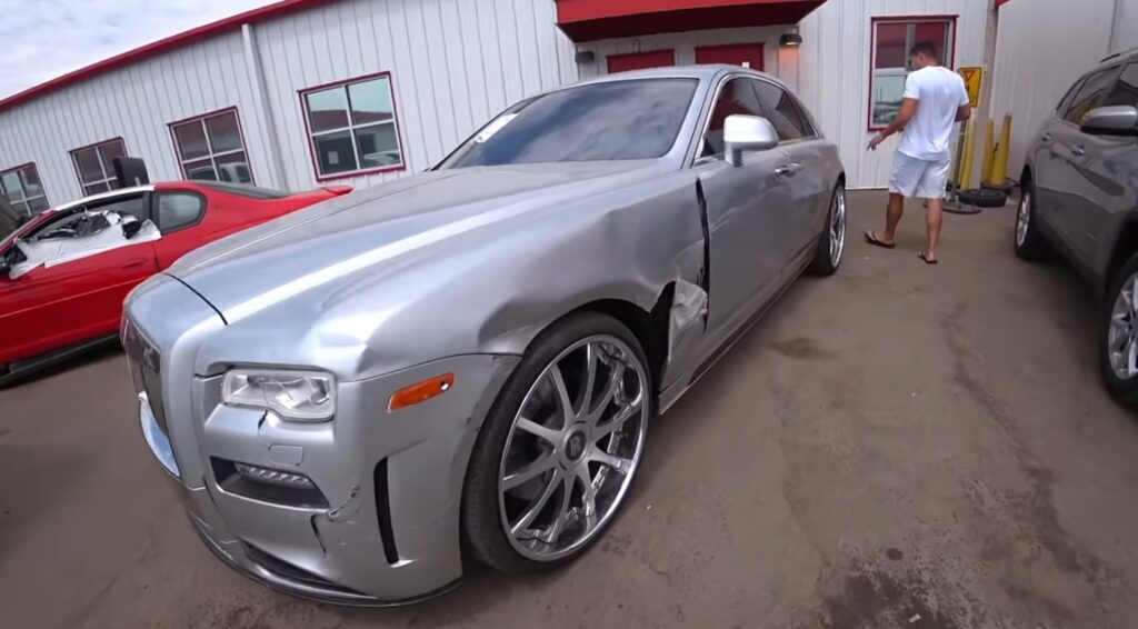 oprava-nabouraneho-rolls-royce-ghost-video