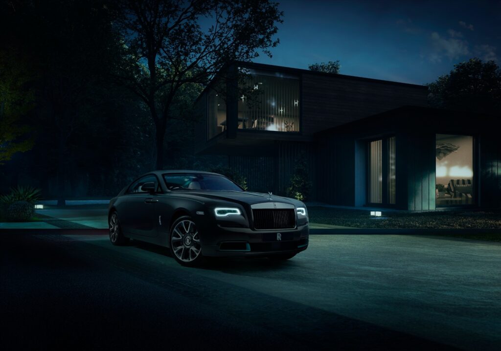 P90410965_lowRes_rolls-royce-wraith-k