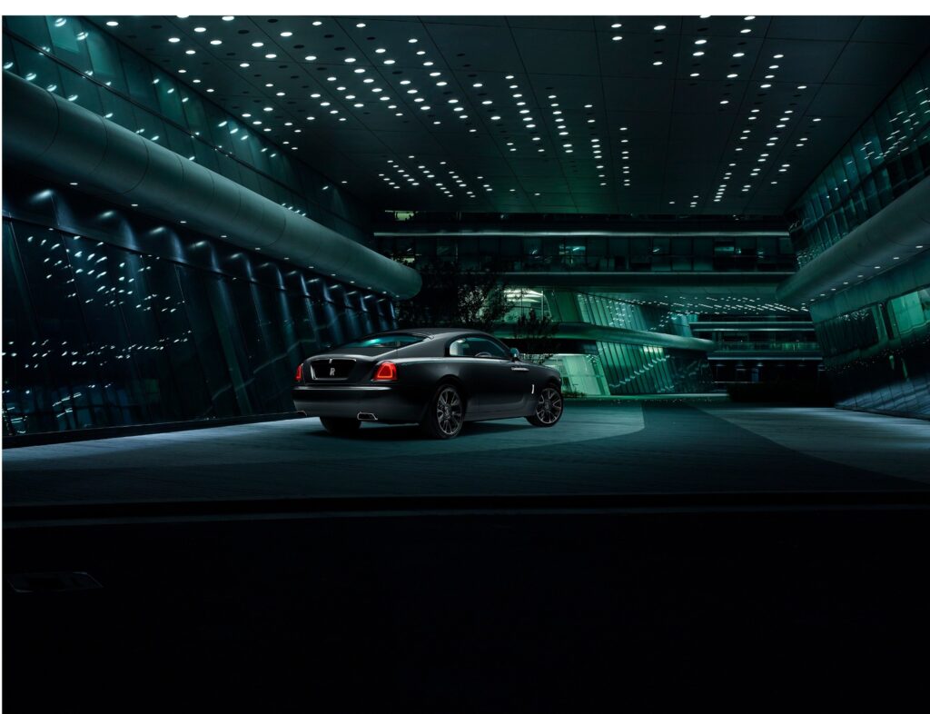 P90410966_lowRes_rolls-royce-wraith-k