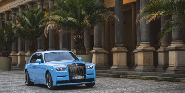 Konec elektrického snu? Rolls-Royce ustoupil a vrací se opět k motorům V12
