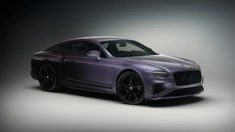 Bentley ukázalo luxus bez hranic. Zákazníci si mohou ladit i detaily jako třeba odstín reproduktorů a podobně
